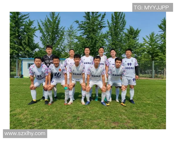 足球明星时尚穿搭解析如何在球场外展现个人魅力与风格